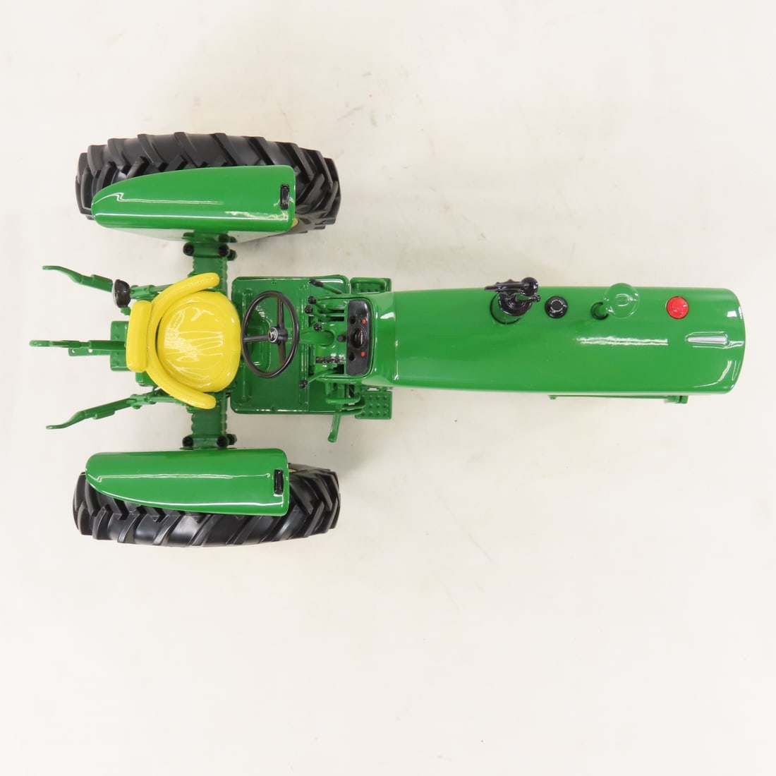 ERTL Precision Classics J Deere 3010 Tractor - 9