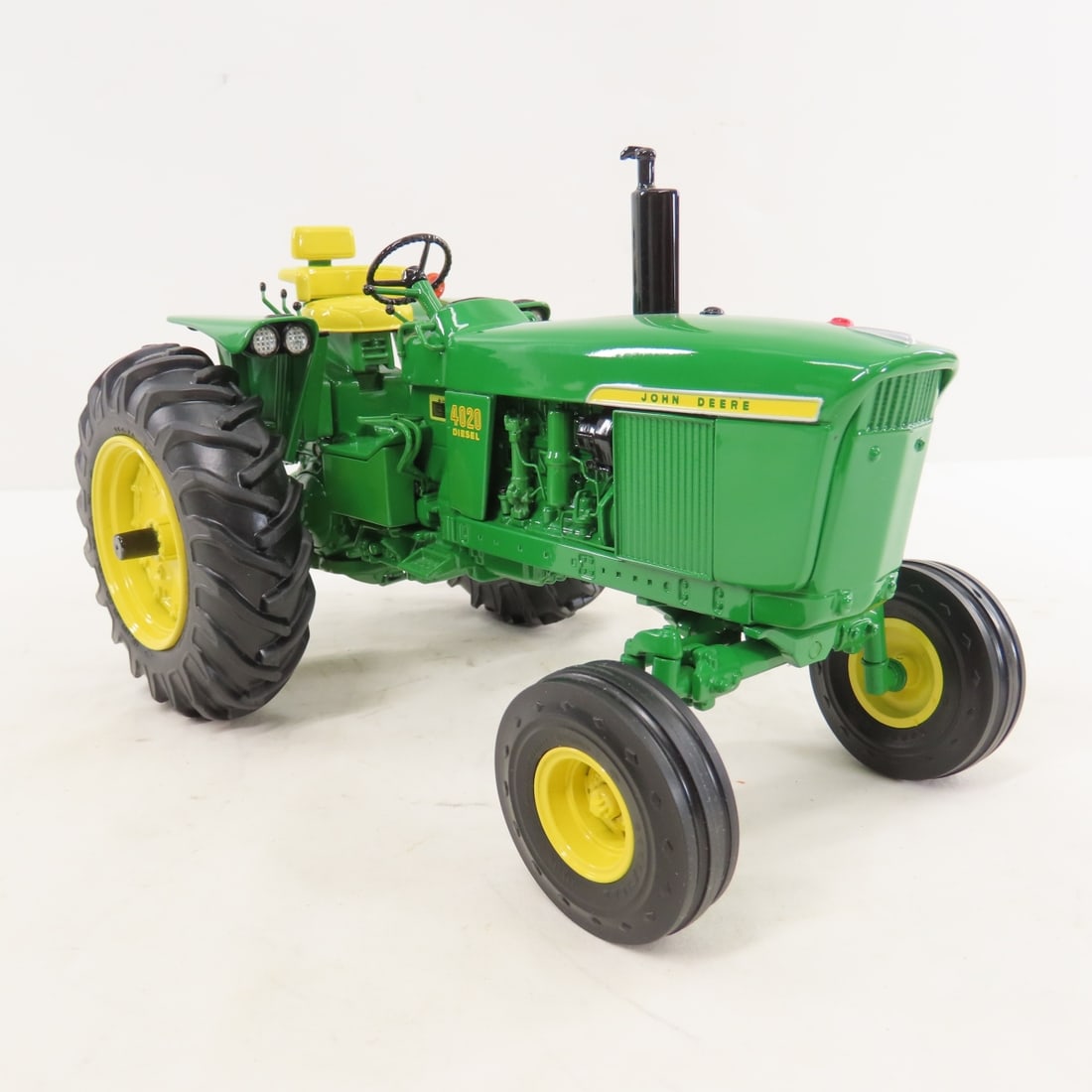 ERTL Precision Classics JDeere 4020 Diesel Tractor - 7