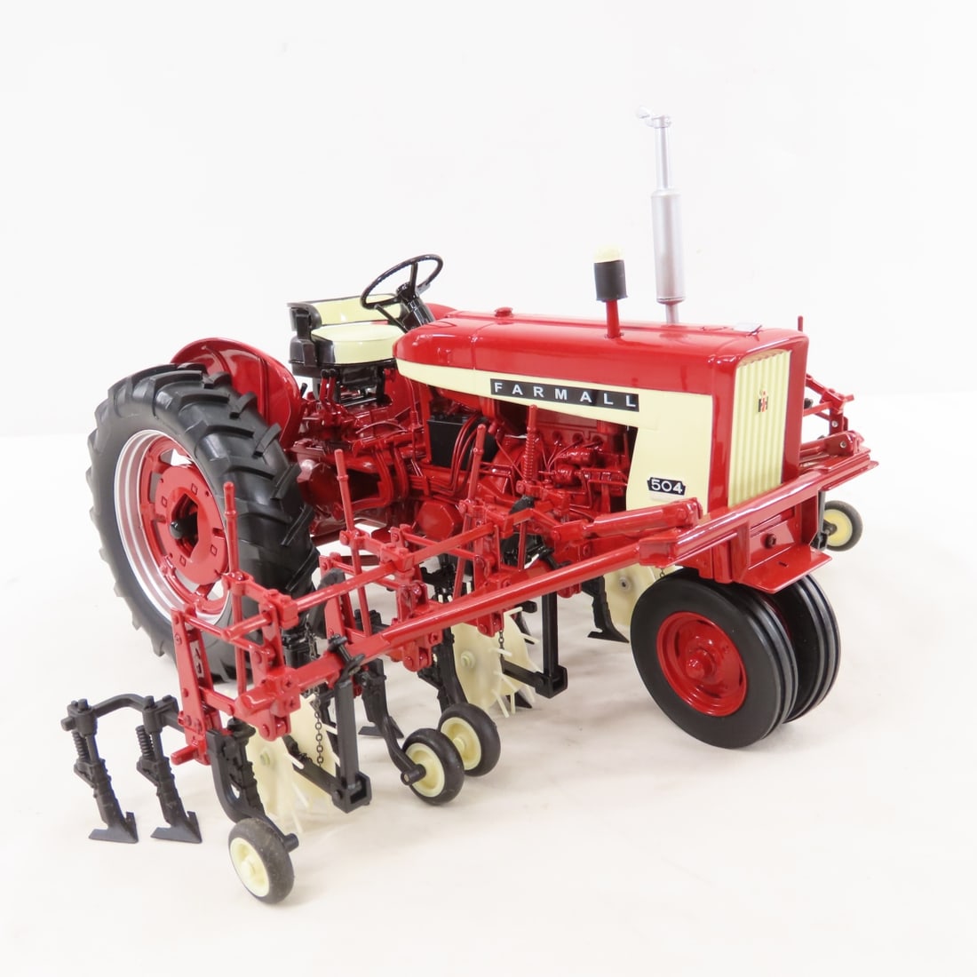 SpecCast 1/16 IH Farmall 504 with 468 Cultivator - 7