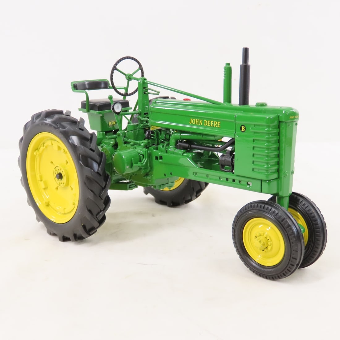 ERTL Precision Classics J Deere Model B Tractor - 7