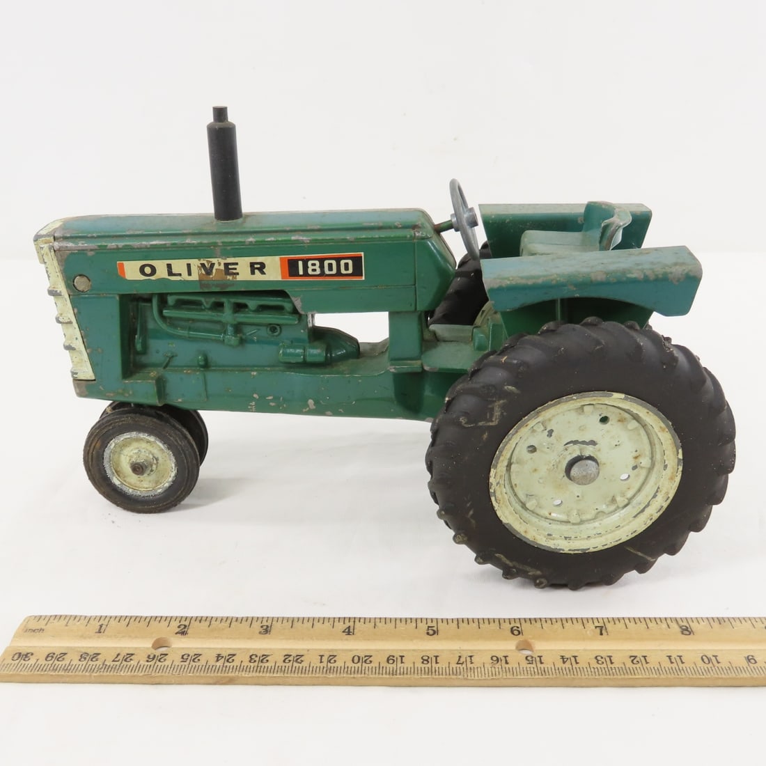 2 Vintage ERTL Oliver 1800 Tractors 1/16 Diecast - 2