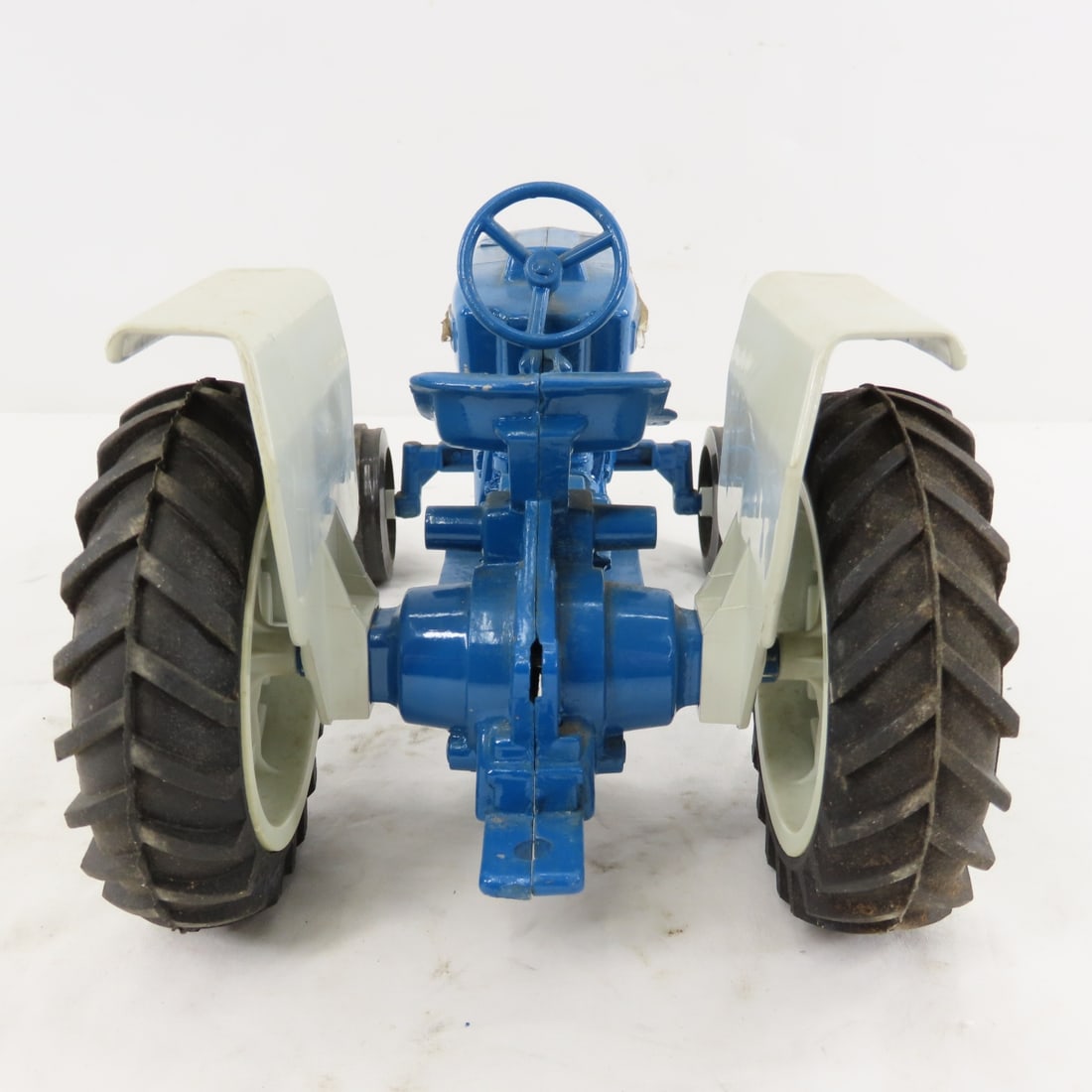 2 Vintage Diecast Ford 4000 & 1 4600 Tractors - 16
