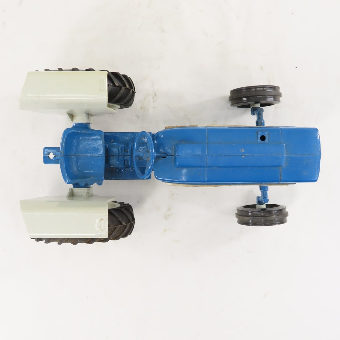 2 Vintage Diecast Ford 4000 & 1 4600 Tractors - 19