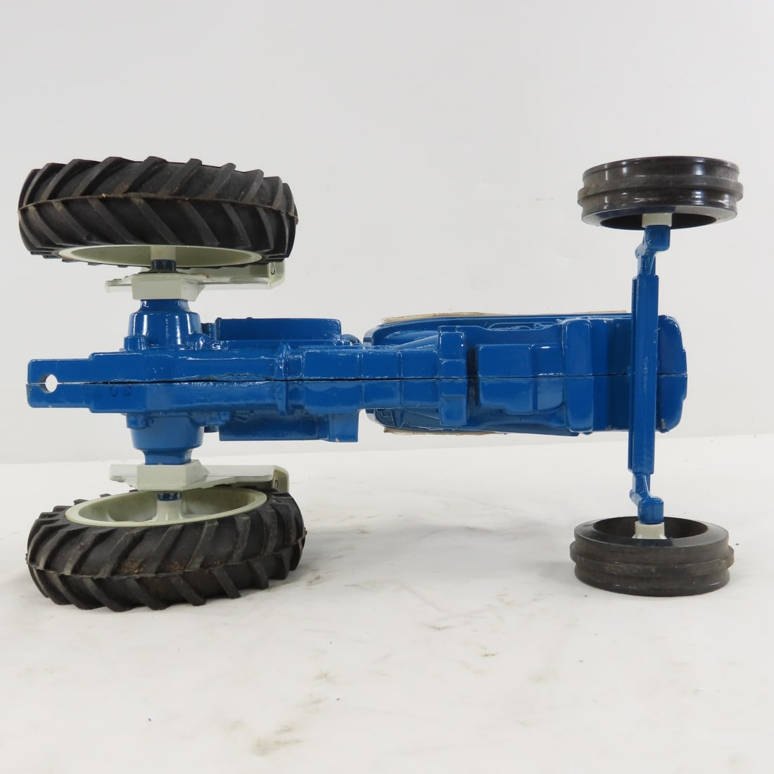2 Vintage Diecast Ford 4000 & 1 4600 Tractors - 20