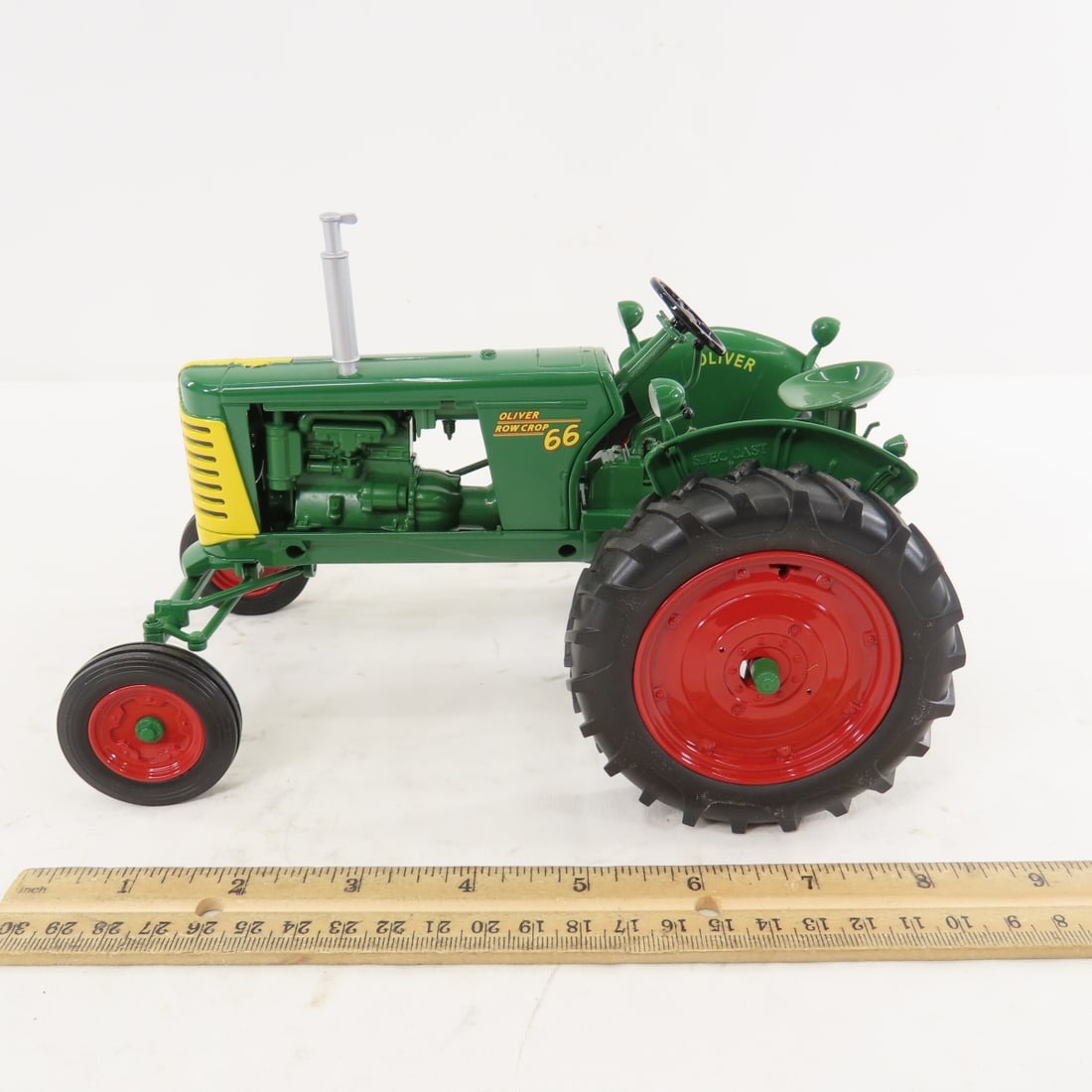 SpecCast Oliver 66 Gas WF Tractor 1/16 - 2