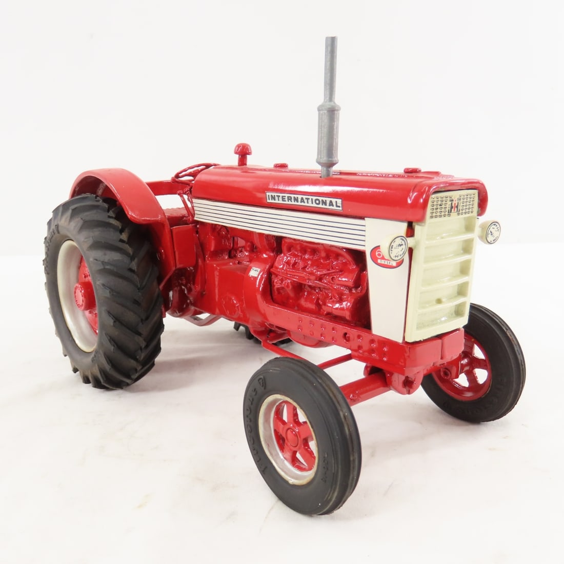 IH 660 Diesel Tractor 1989 Mich Farm Toy Show - 7
