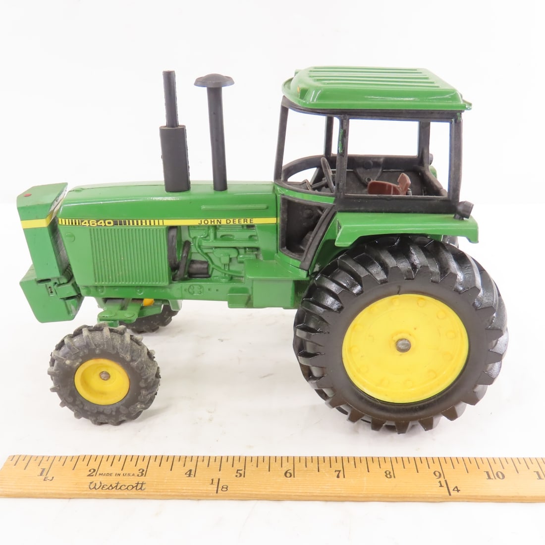 ERTL John Deere 4240, 440, & 4640 Tractors w/cabs - 2