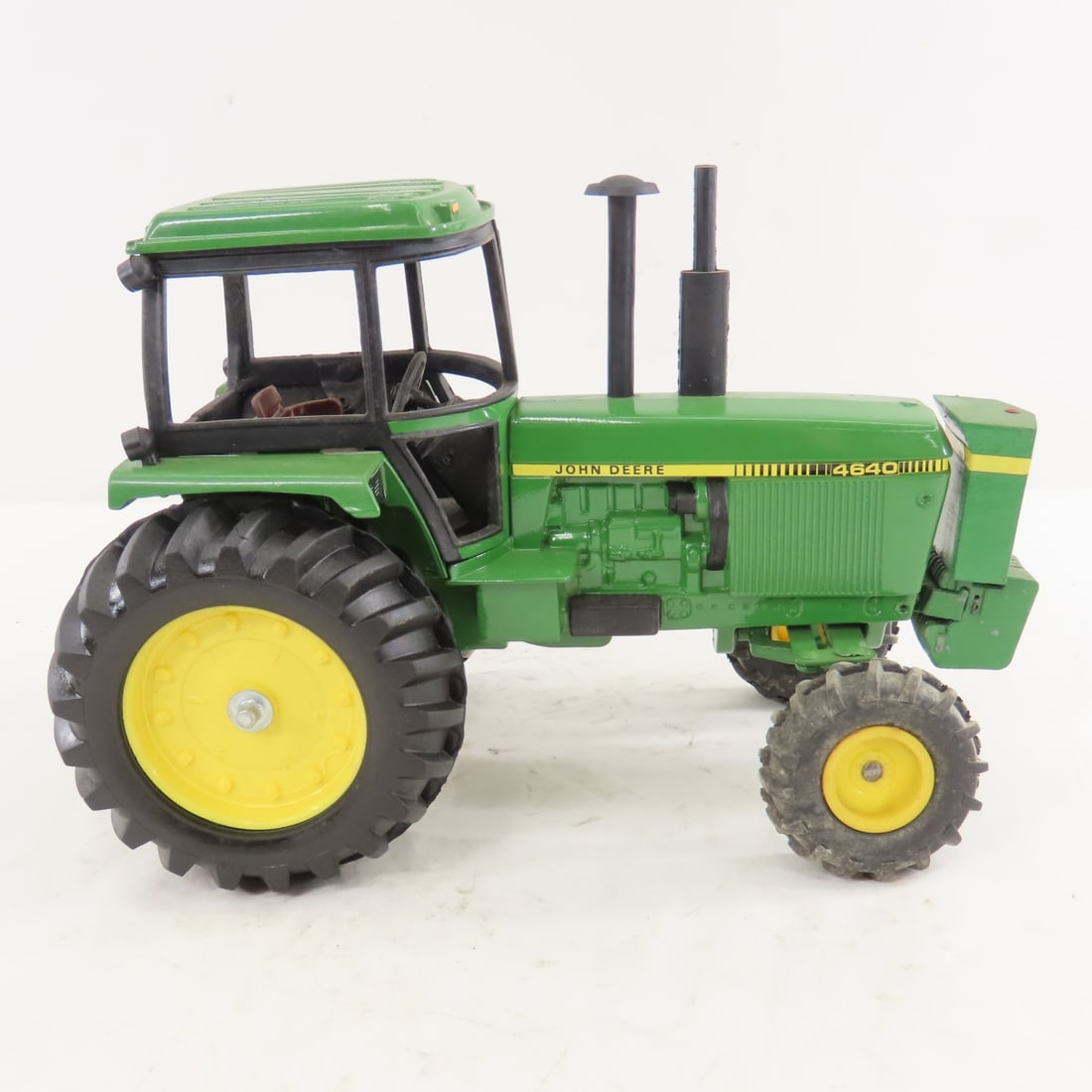 ERTL John Deere 4240, 440, & 4640 Tractors w/cabs - 4