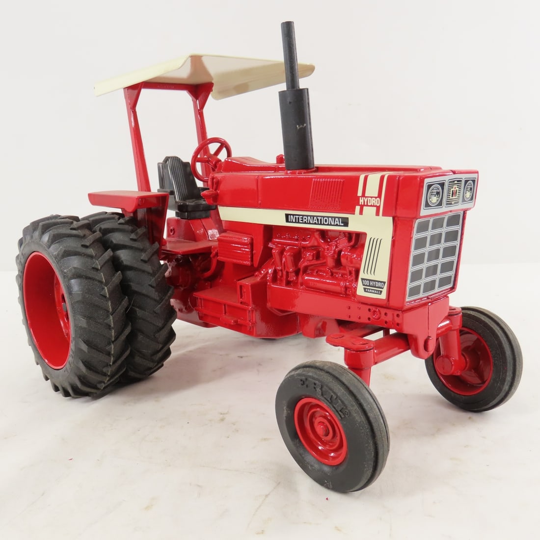 ERTL International Hydro 100 ROPS Special Edition - 7