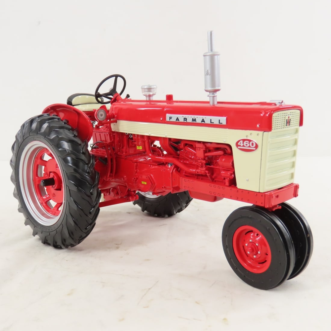 ERTL Precision McCormick Farmall 460 Tractor w/box - 7