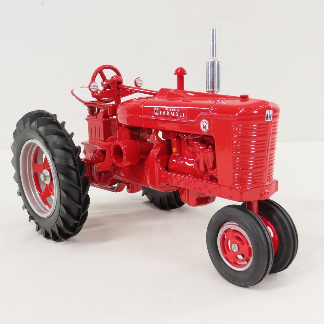 Scale Models IH McCormick Farmall Super M & H Set - 7