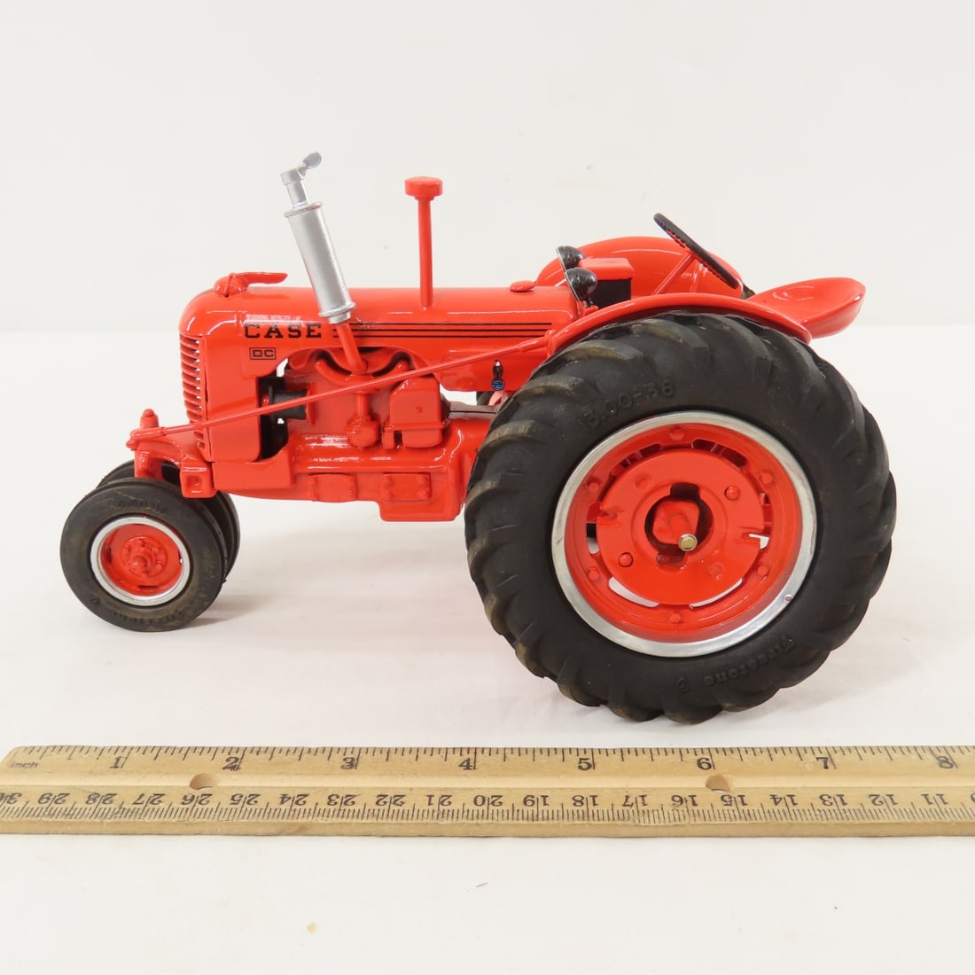 SpecCast CASE DC-3 Gas Tractor with box - 2
