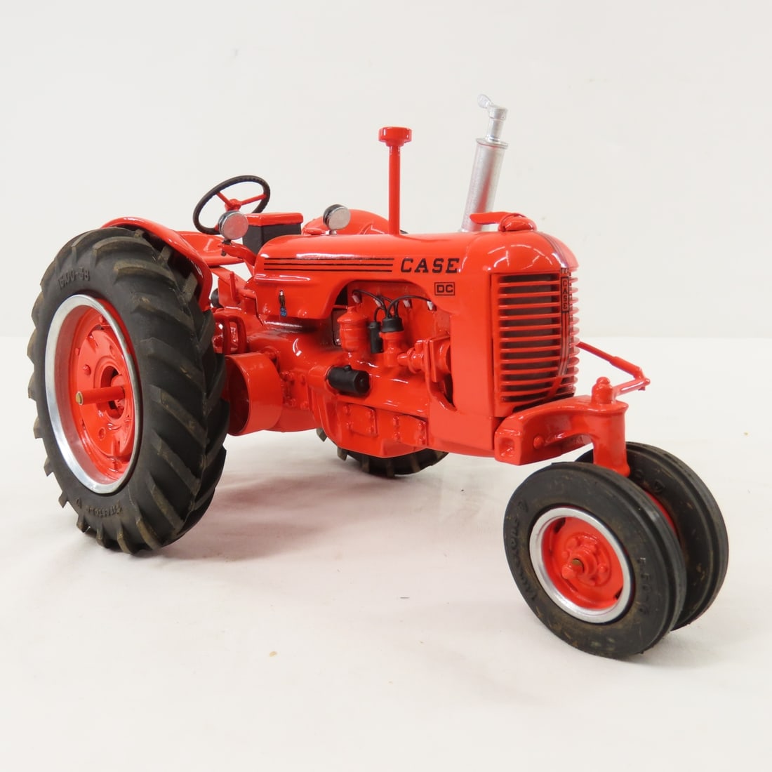 SpecCast CASE DC-3 Gas Tractor with box - 7