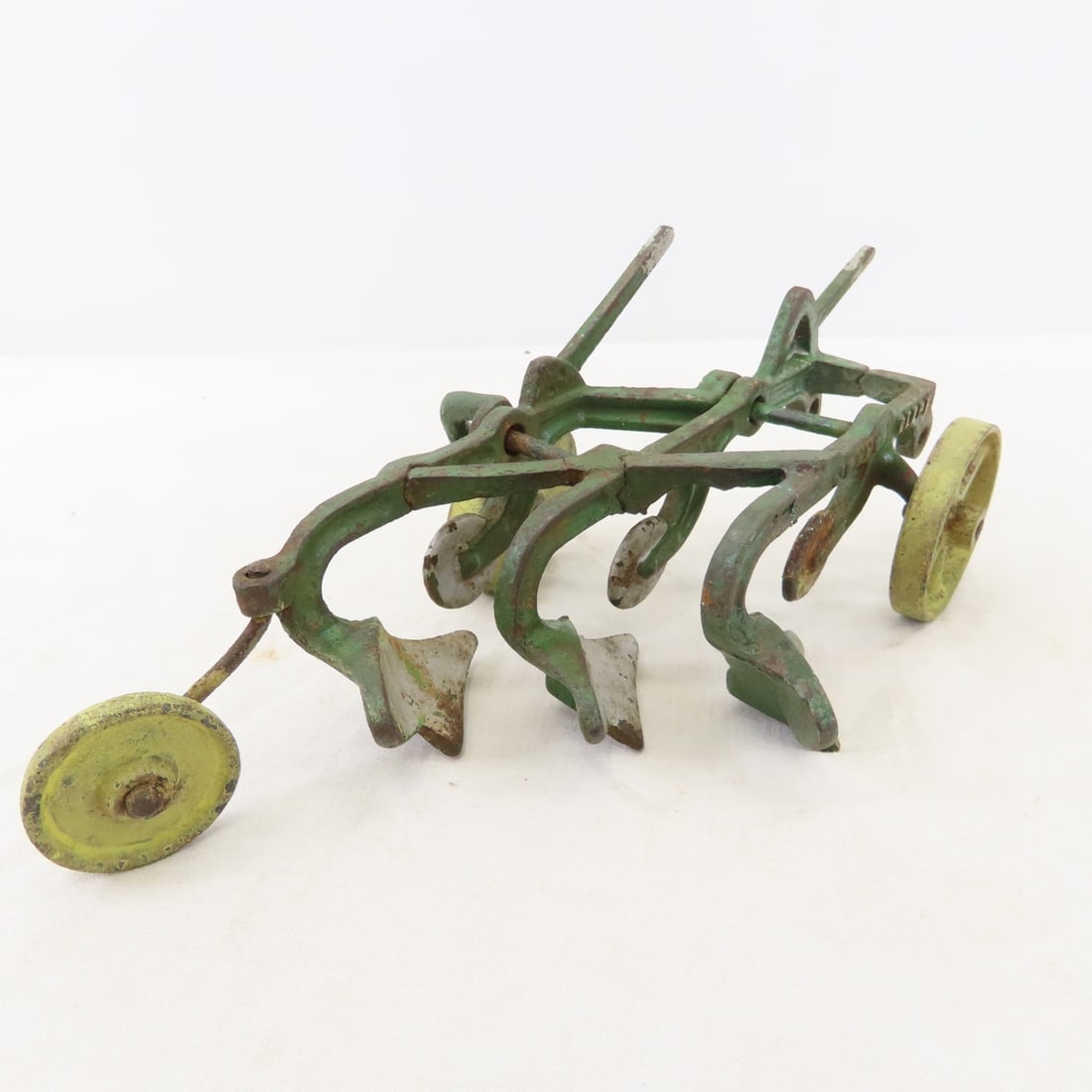 1920's Vindex Cast Iron John Deere 3 Bottom Plow - 2