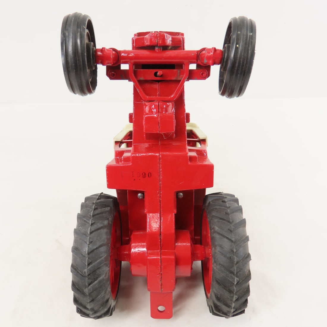 2 ERTL International 1086 & 1 1586 Tractor w/cab - 7