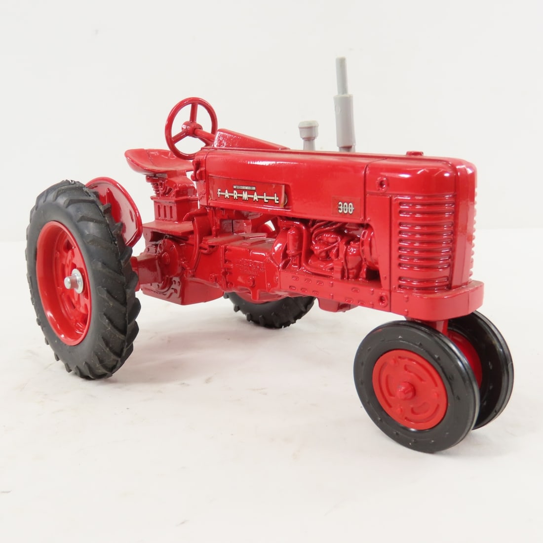 ERTL McCormick Farmall 300 Tractor 1984 Toy Farmer - 7