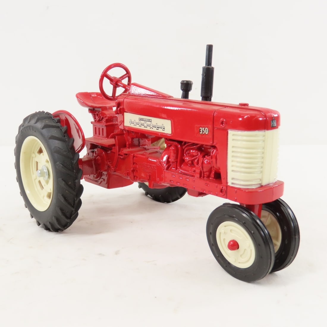 ERTL McCormick Farmall 350 WF & NF Tractors - 7