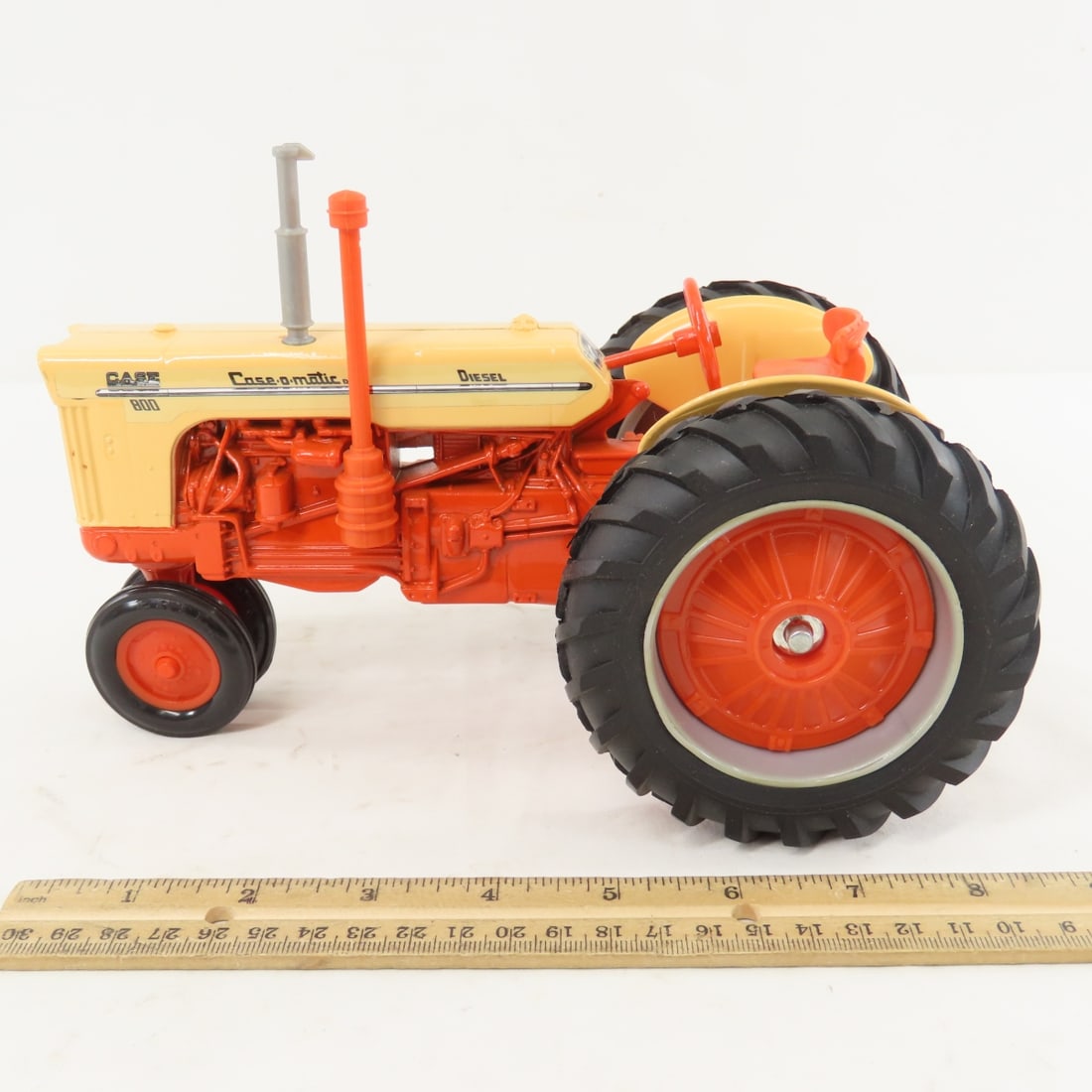 ERTL CASE 800 Tractor with box - 2