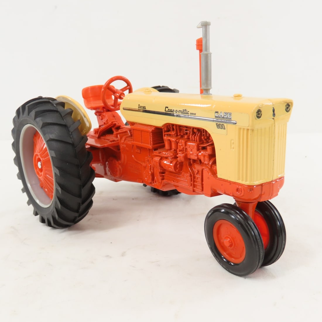 ERTL CASE 800 Tractor with box - 7