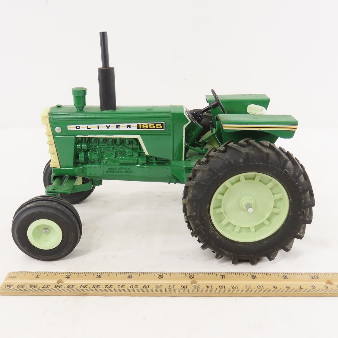Scale Models Oliver 1955 Tractor 1988 Show - 2