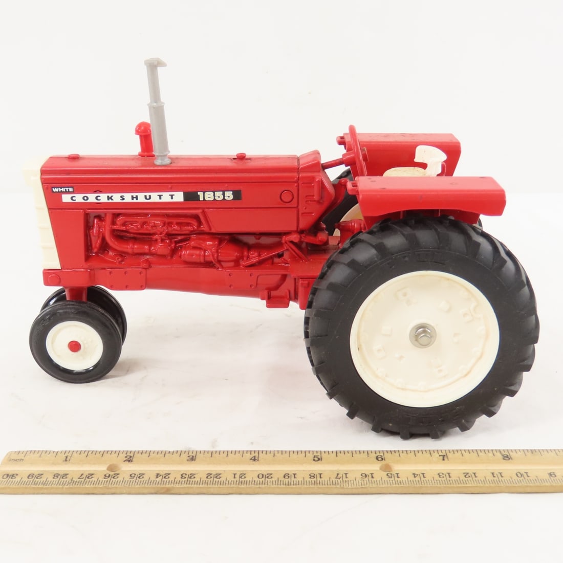 ERTL White Cockshutt 1655 1/16 Scale Tractor - 2