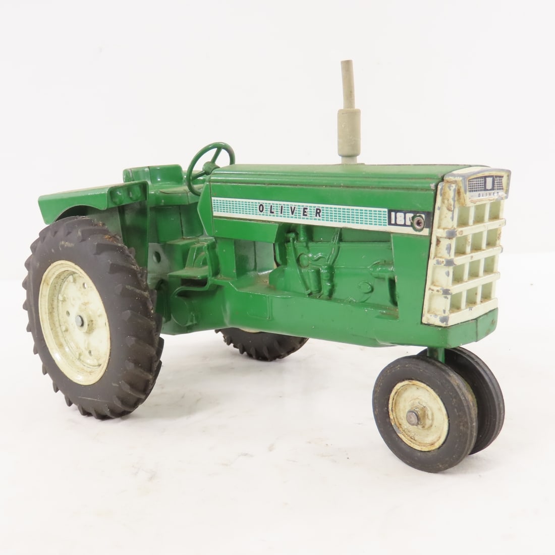 2 Vintage ERTL Oliver 1800 1/16 Scale Tractors - 7
