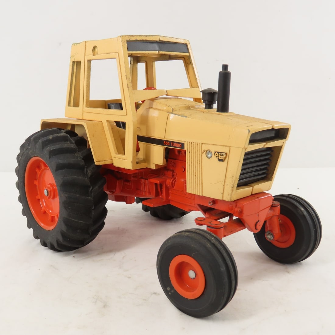 ERTL CASE Agri King 504 Turbo Tractor with cab - 7