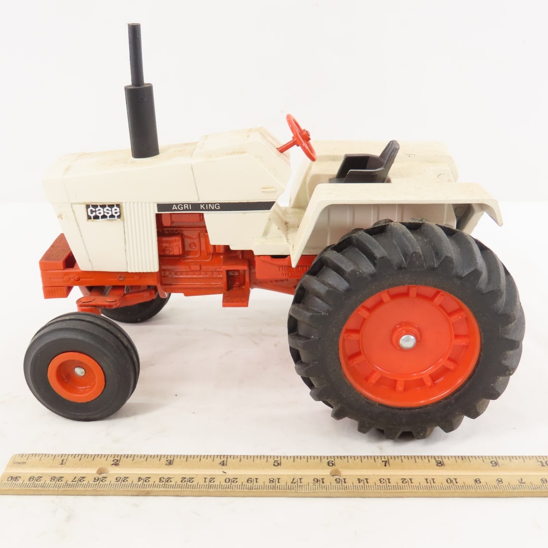 ERTL CASE Agri King Tractor without cab - 2