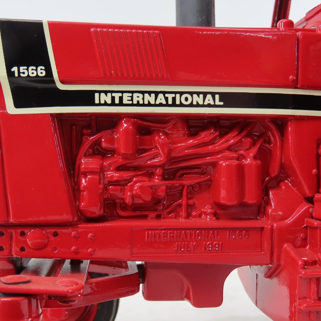 ERTL International 1566 Tractor Special Edition - 14