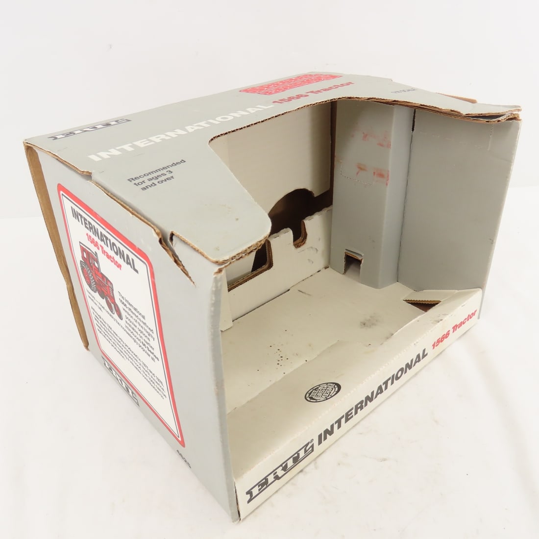 ERTL International 1566 Tractor Special Edition - 18