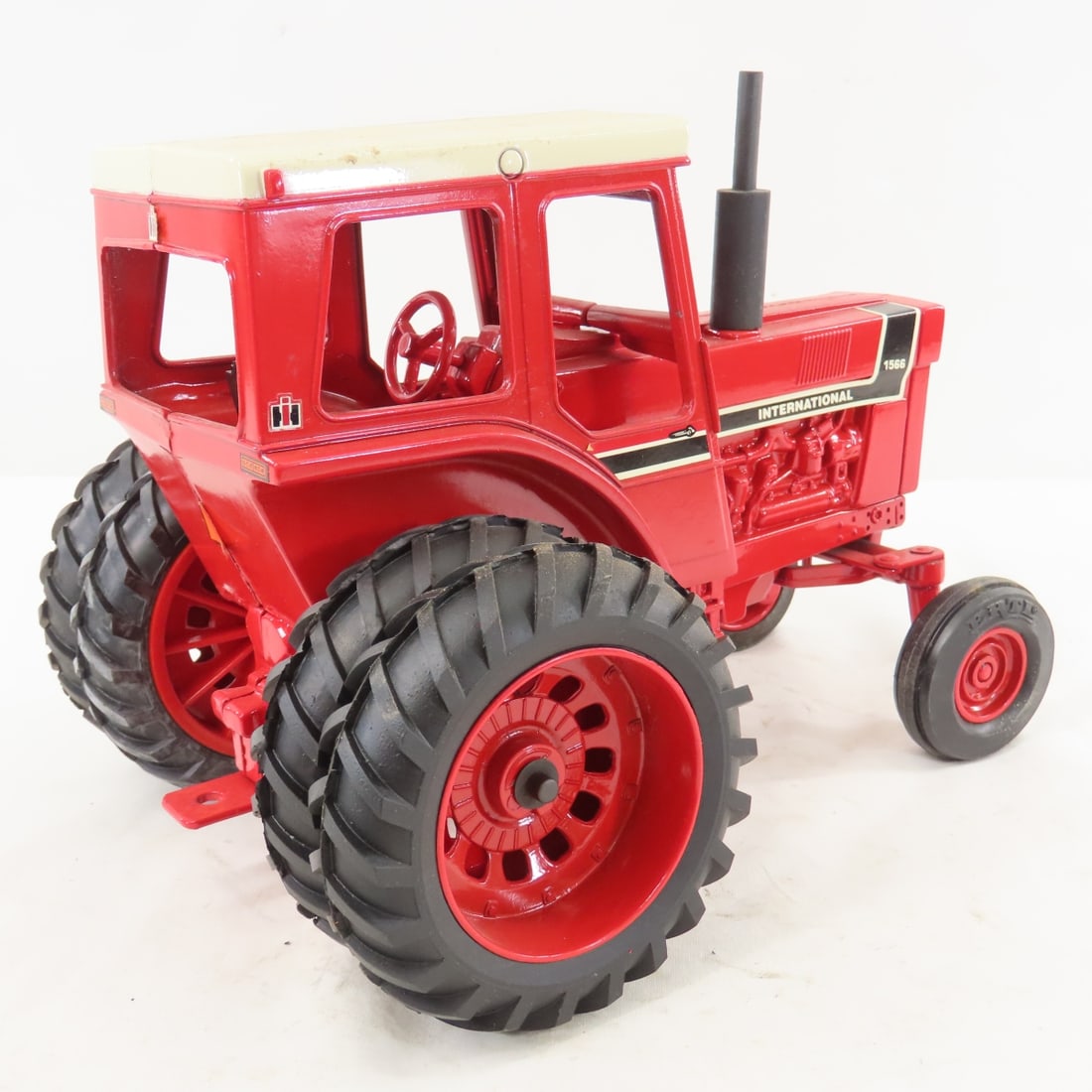ERTL International 1566 Tractor Special Edition - 5
