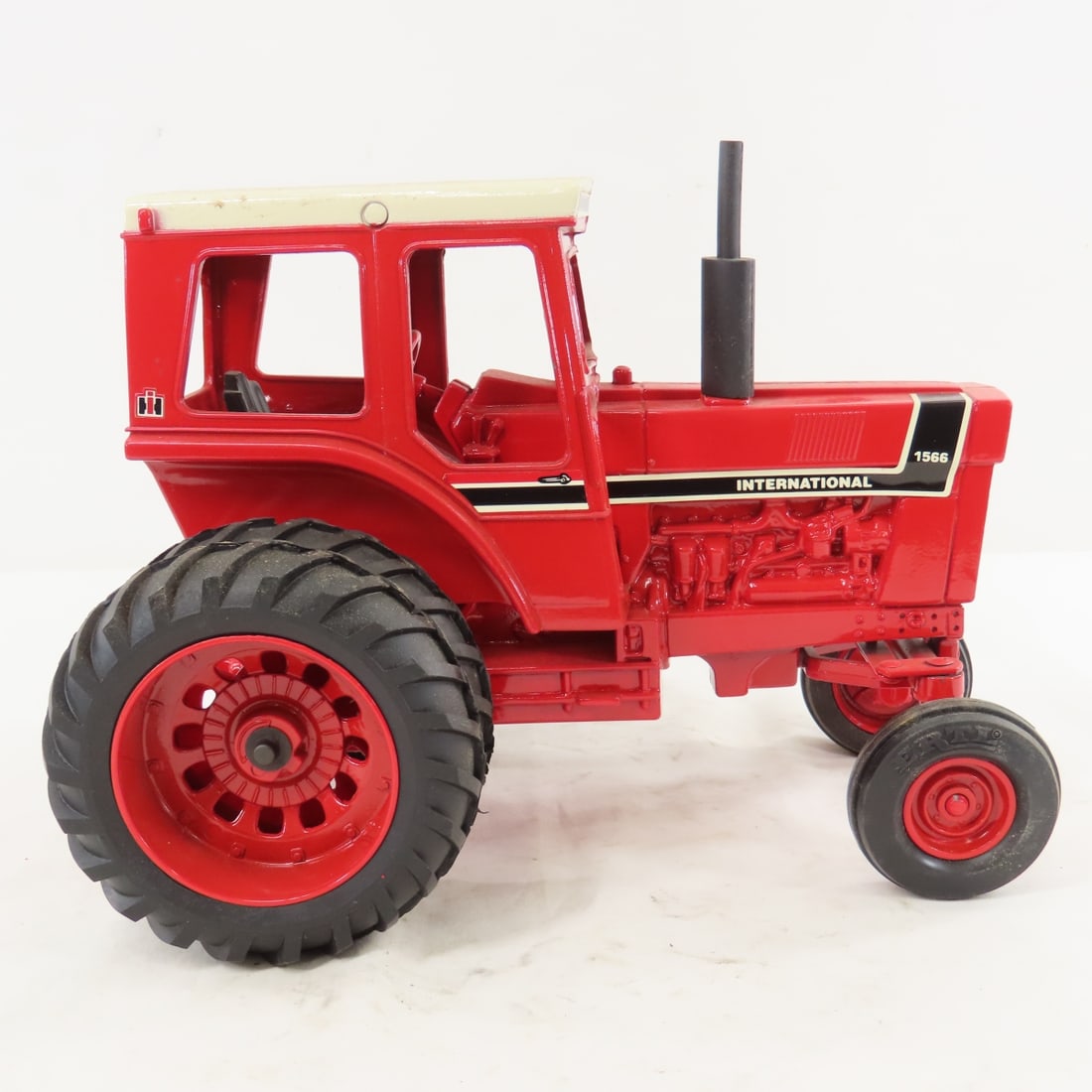 ERTL International 1566 Tractor Special Edition - 6