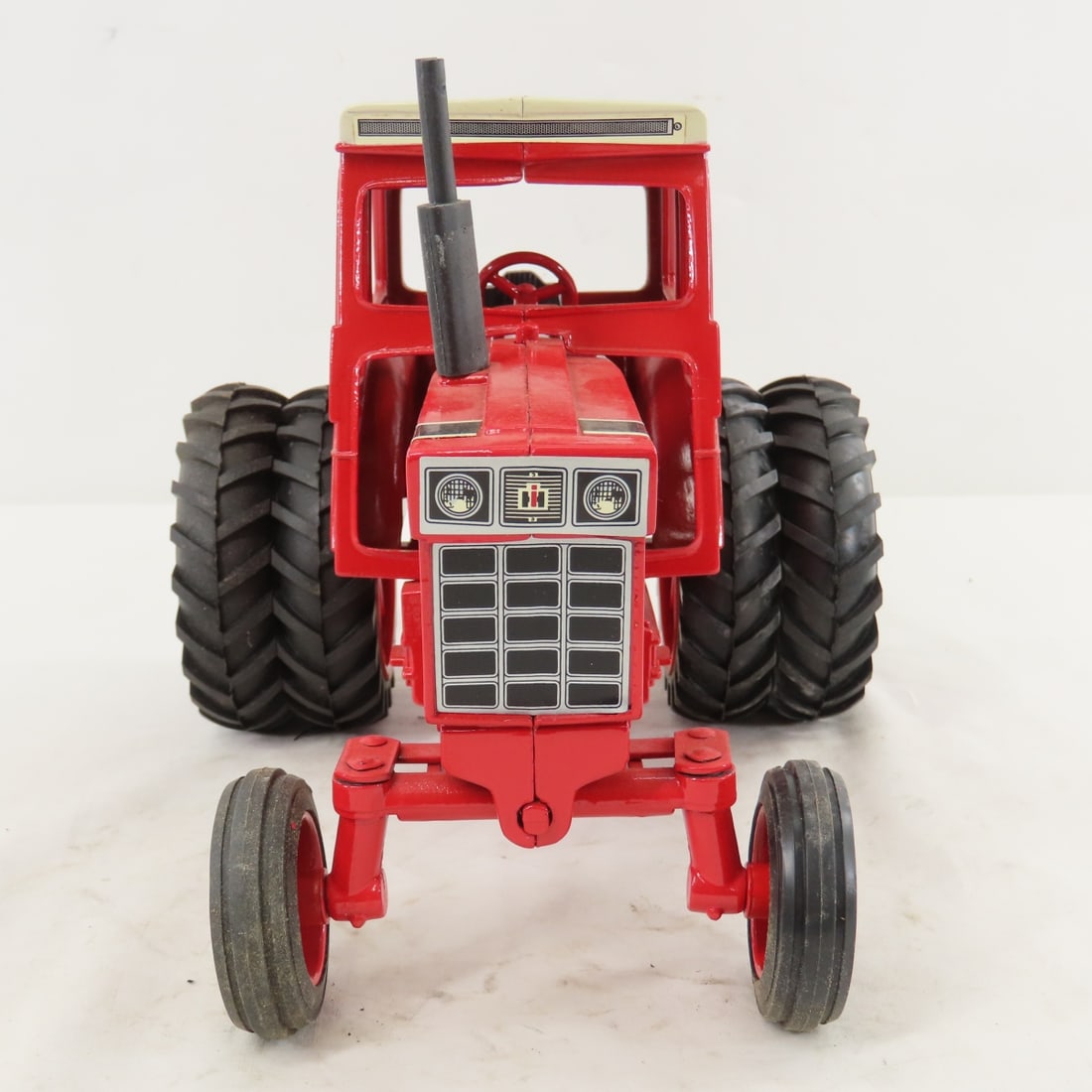 ERTL International 1566 Tractor Special Edition - 8
