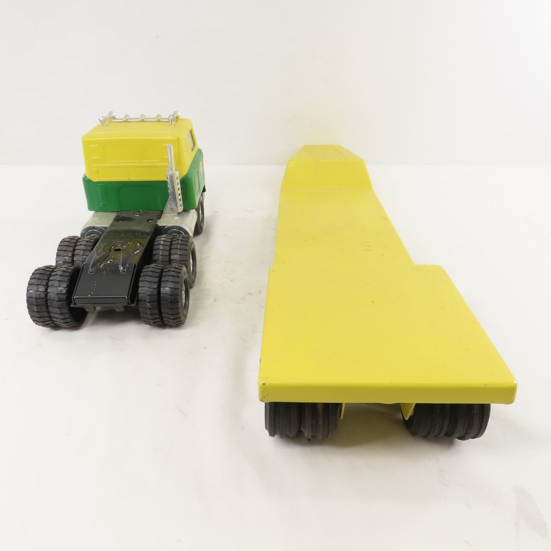 ERTL Custom Flatbed Semi & 2 John Deere Tractors - 3