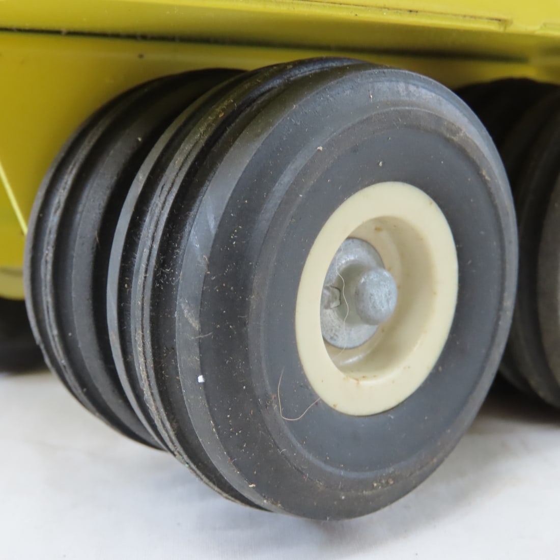 ERTL Custom Flatbed Semi & 2 John Deere Tractors - 8