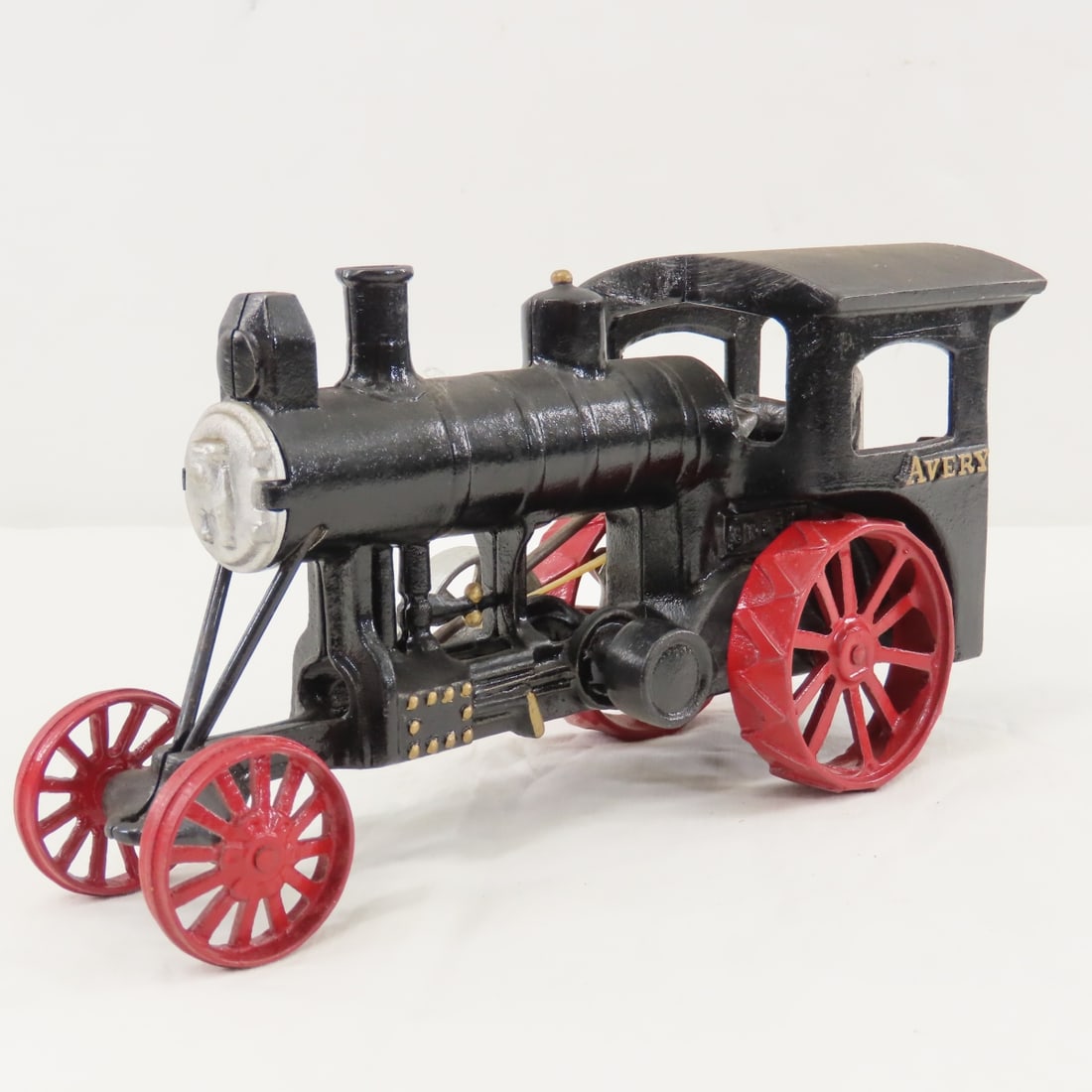 Irvin's Model Shop Avery Steam Engine: Irvin's Model Shop Avery Steam Engine - cast alloy, LOT SIZE: 10x6x5" 2 LBS All information and photos are intended to be as accurate as possible, but errors are possible. No item may be