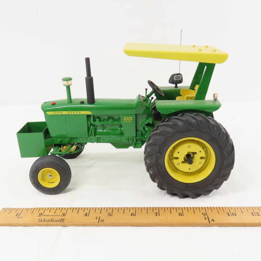 ERTL John Deere 4320 Diesel tractor with cab - 2