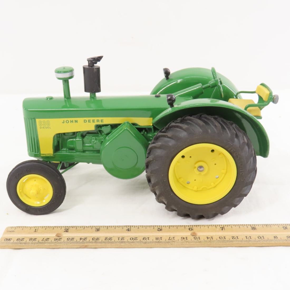 ERTL John Deere 830 Diesel Tractor 1/16 scale - 2