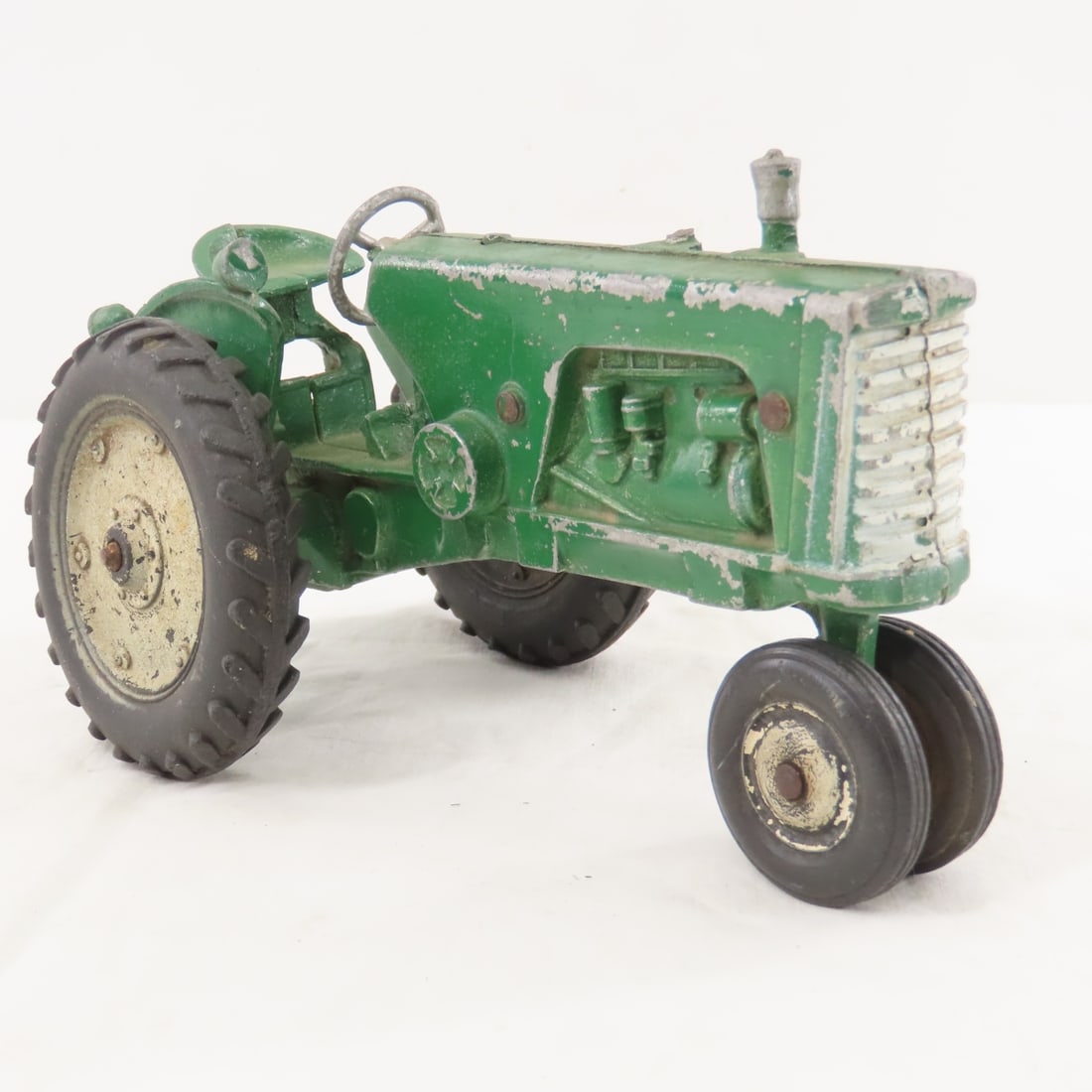 Slik Toys Oliver 880 1/16 scale tractor - 7