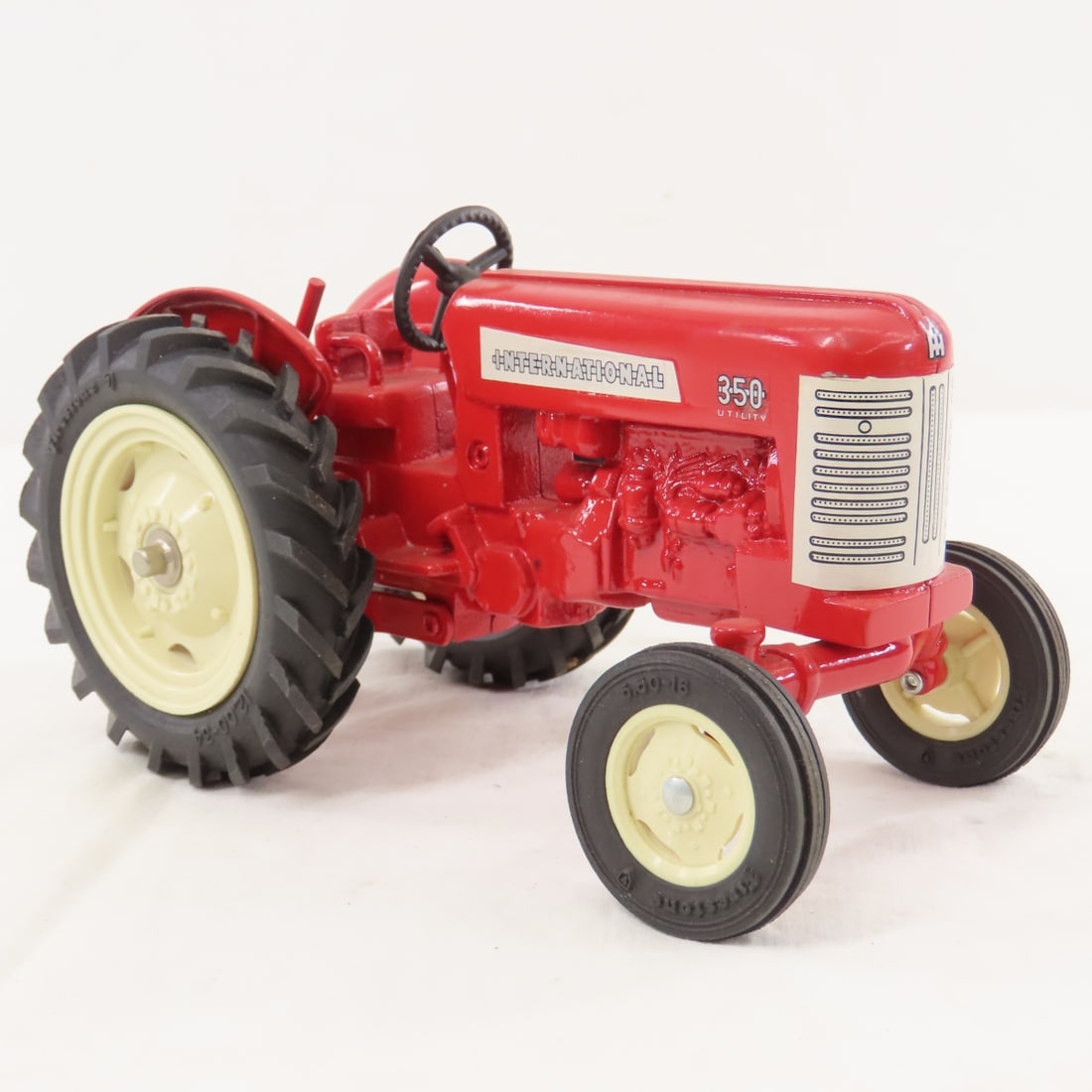 Standi Toys International 350 Utility Tractor - 7