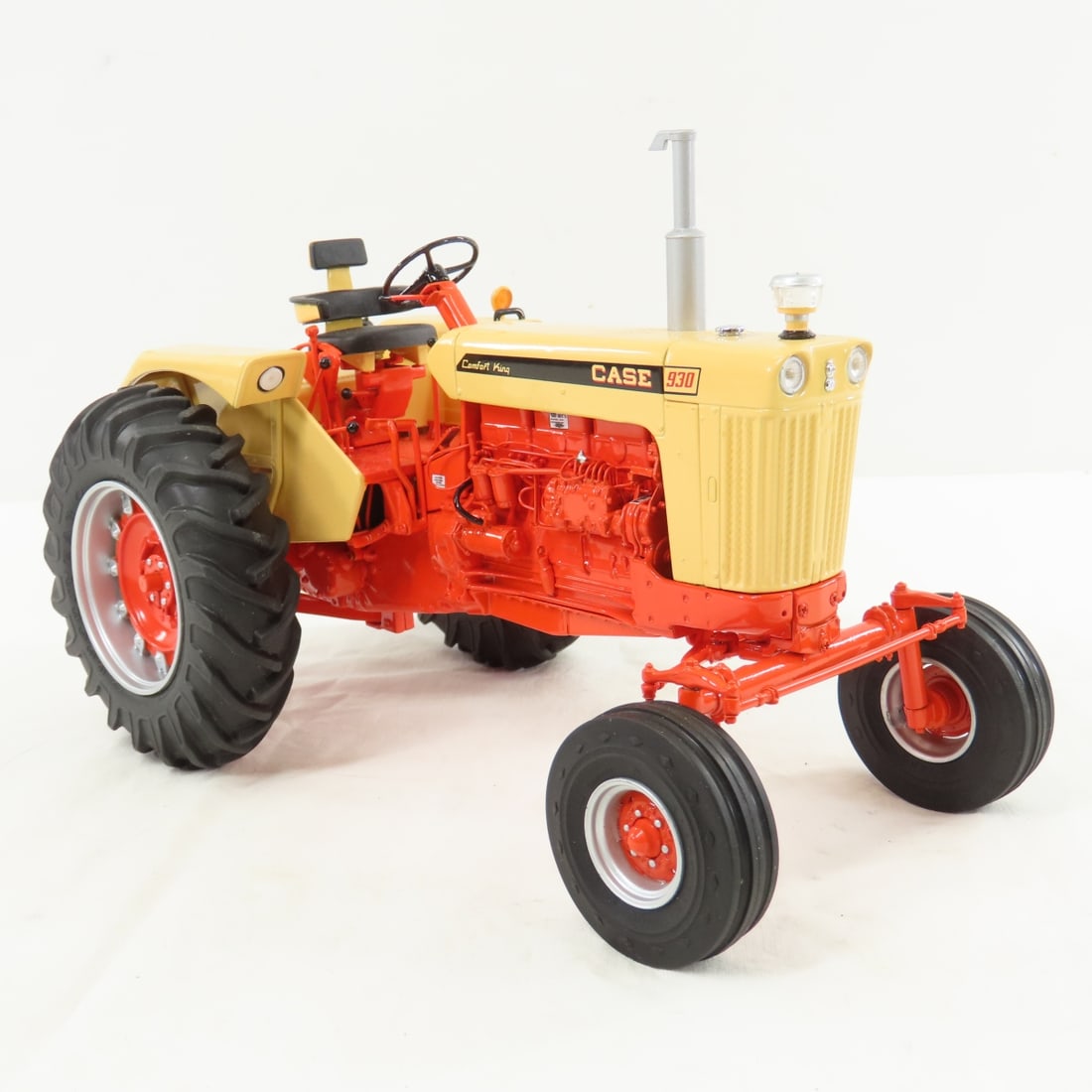 ERTL Precision CASE 930 Comfort King 1/16 Tractor - 7