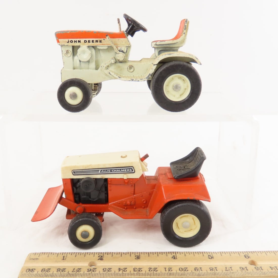 4 1/16 Scale ERTL Lawn Tractors JD, IH, Cub Cadet - 2