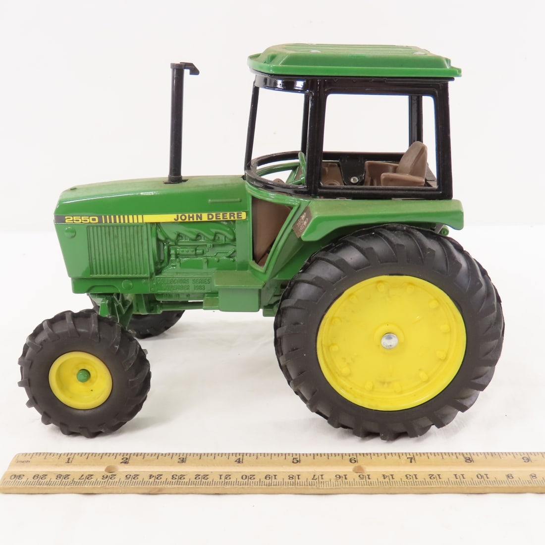 ERTL John Deere 2550 Collectors Series Nov 1983 - 2