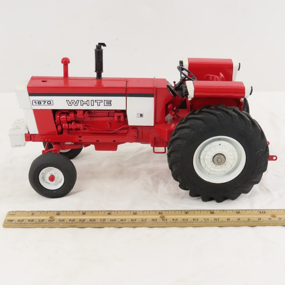 Gilbert Berg Custom White 1870 WF Row Crop Tractor