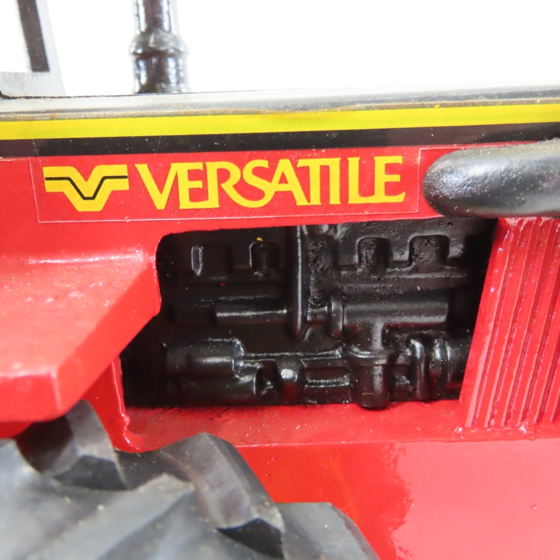 Scale Models Versatile 895 4WD Duals Tractor w/Cab - 11