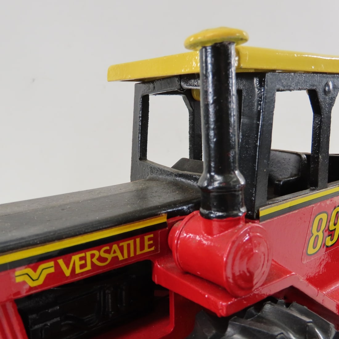 Scale Models Versatile 895 4WD Duals Tractor w/Cab - 14