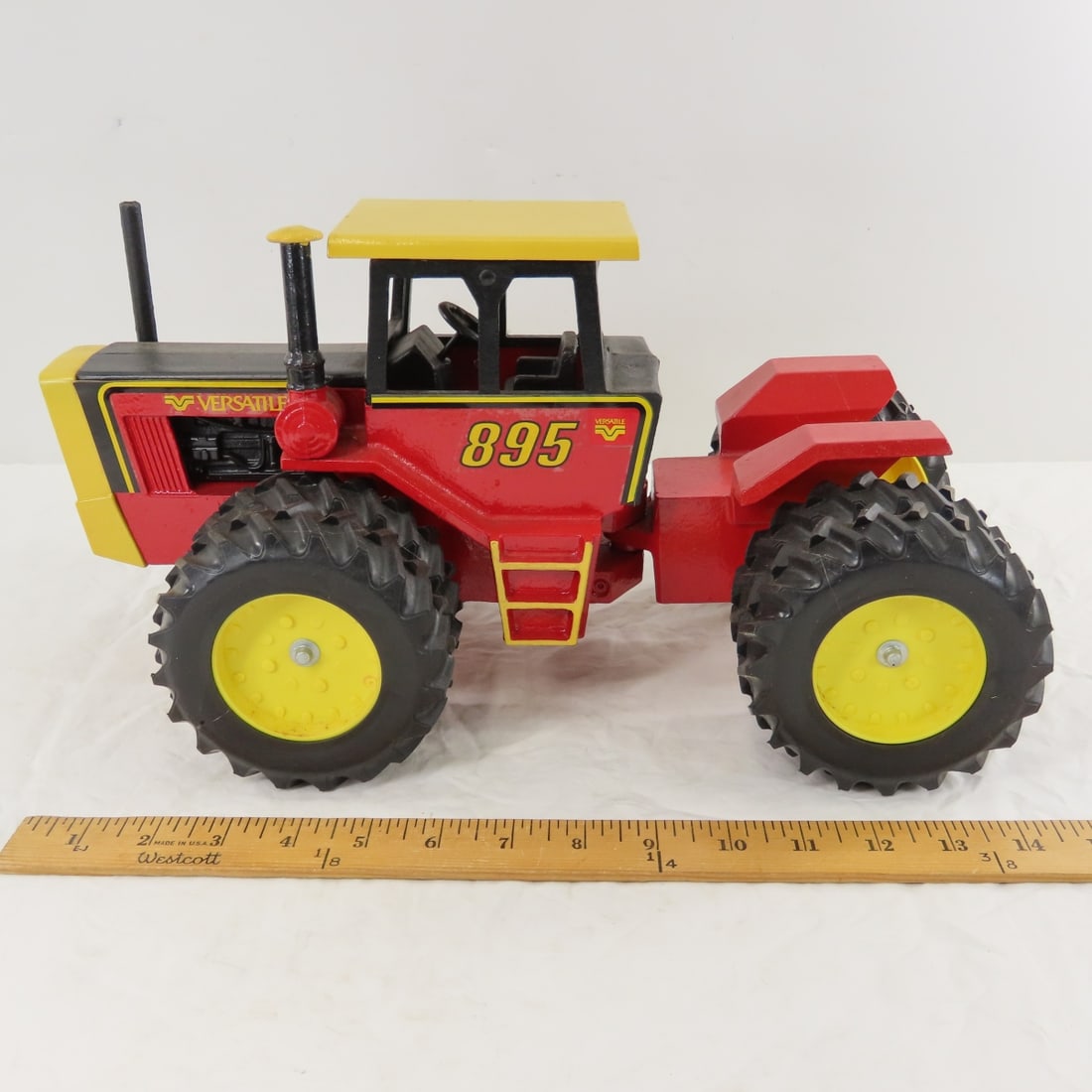 Scale Models Versatile 895 4WD Duals Tractor w/Cab - 2