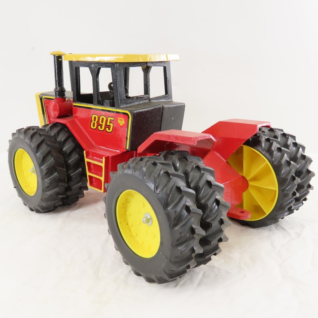 Scale Models Versatile 895 4WD Duals Tractor w/Cab - 3