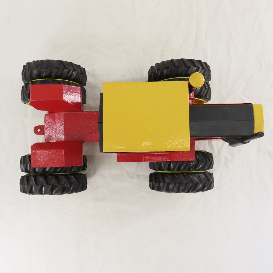 Scale Models Versatile 895 4WD Duals Tractor w/Cab - 9