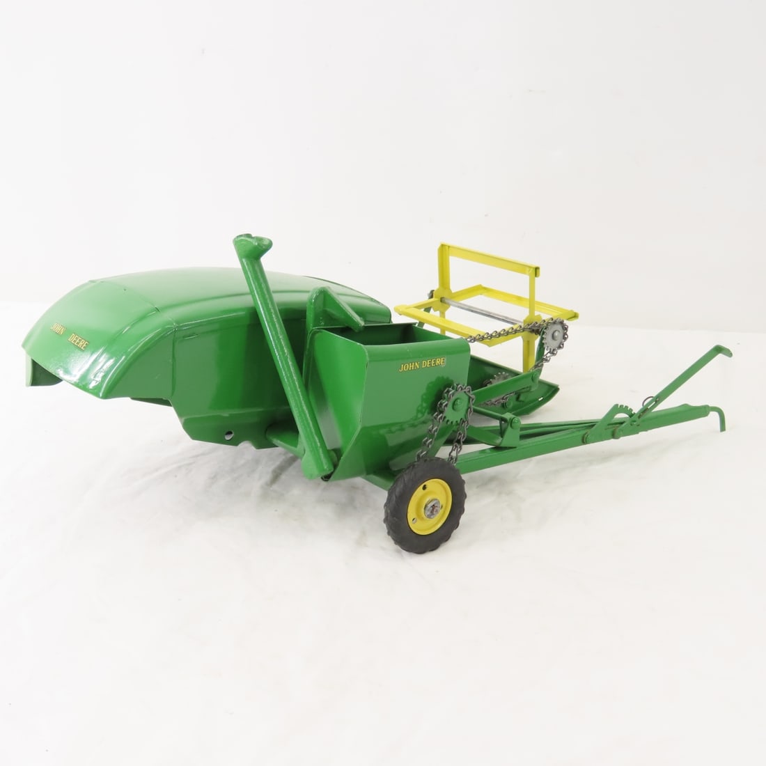 ESKA John Deere 30 Auger Combine 1/16 Diecast - 5